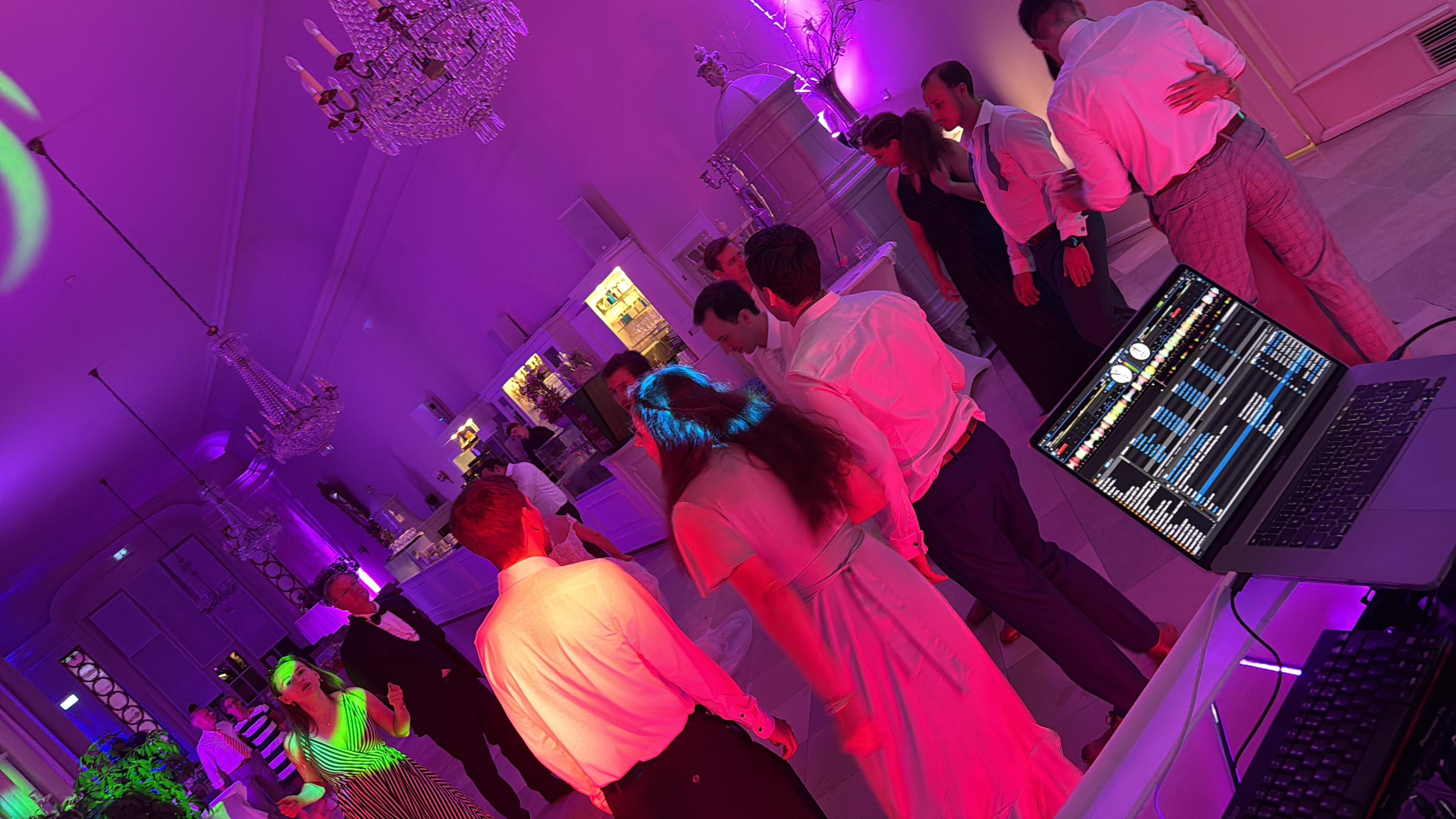 Hochzeits-DJ 2025 – Emotionen & erste Tanzmomente